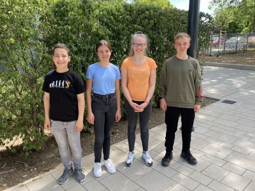Von links nach rechts: Jakob, Vianne, Nelia und Lasse aus der 7Gb