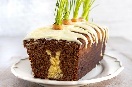 Fertiger Karottenkuchen mit Hasen-Überraschung