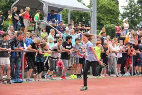 Staffellauf bei den Bundesjugendspielen im Gersprenzstadion